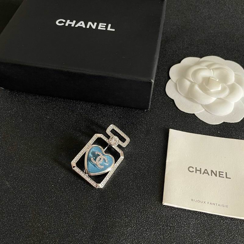 Chanel Brooch 07yxs09